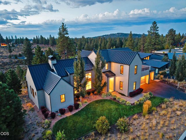 61901 Hosmer Lake Drive, Bend, OR 97702