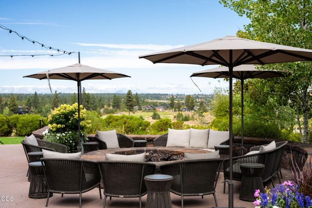 61901 Hosmer Lake Drive, Bend, OR 97702