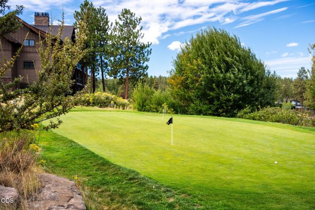 61901 Hosmer Lake Drive, Bend, OR 97702