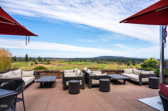 61901 Hosmer Lake Drive, Bend, OR 97702