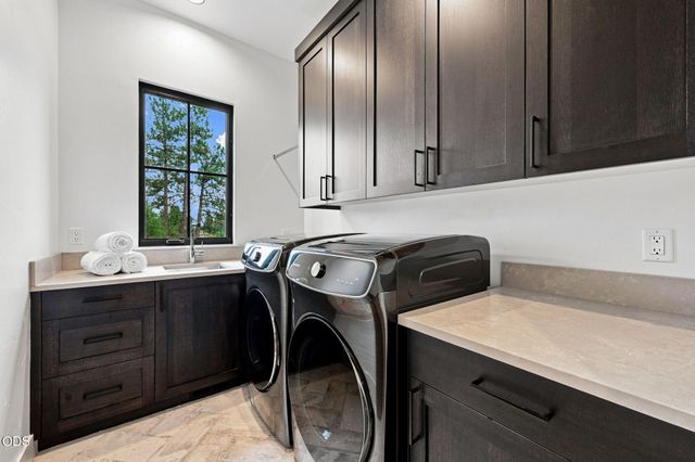 61901 Hosmer Lake Drive, Bend, OR 97702