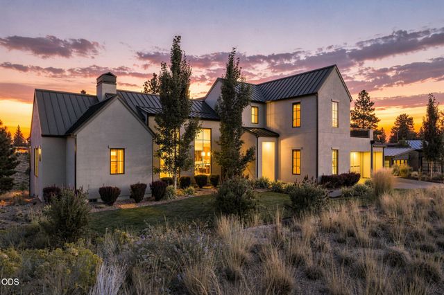 61901 Hosmer Lake Drive, Bend, OR 97702