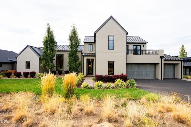 61901 Hosmer Lake Drive, Bend, OR 97702