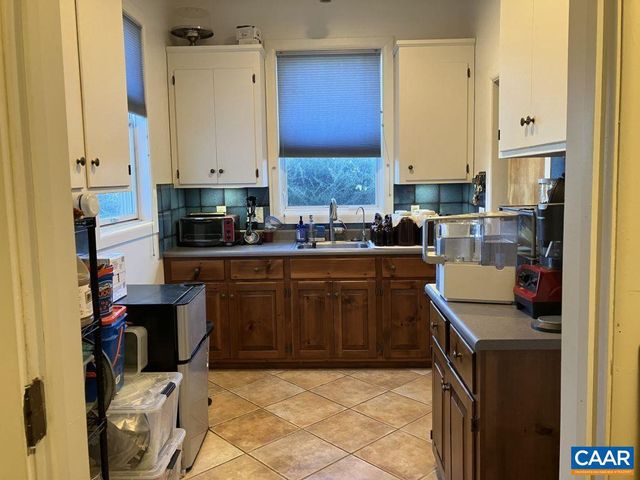 877 HOLLAND CREEK RD, Louisa, VA 23093