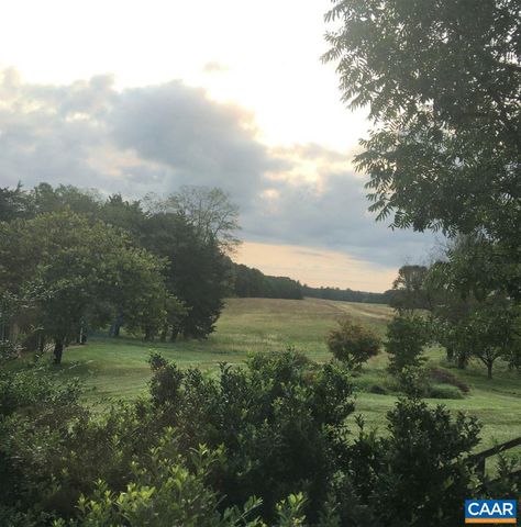 877 HOLLAND CREEK RD, Louisa, VA 23093