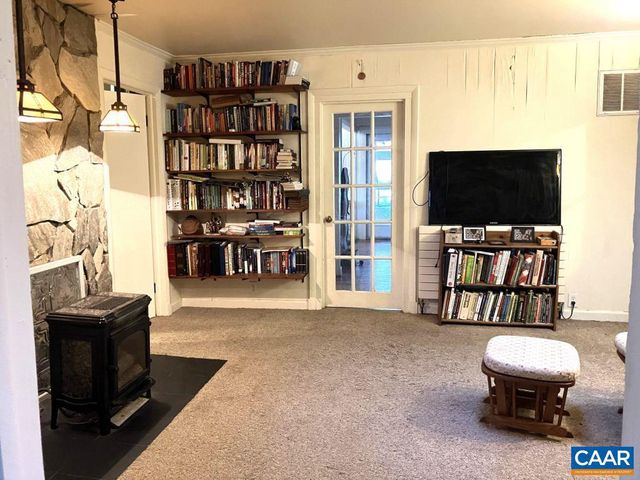 877 HOLLAND CREEK RD, Louisa, VA 23093