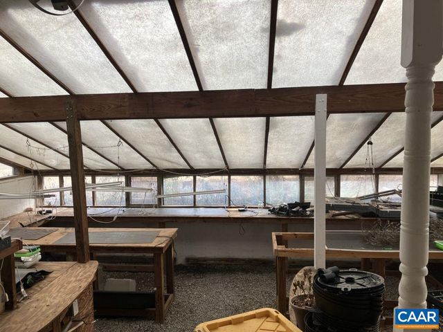 877 HOLLAND CREEK RD, Louisa, VA 23093