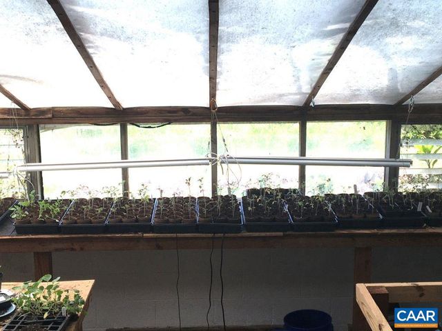 877 HOLLAND CREEK RD, Louisa, VA 23093