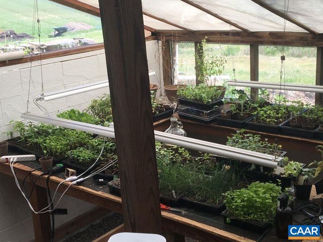 877 HOLLAND CREEK RD, Louisa, VA 23093