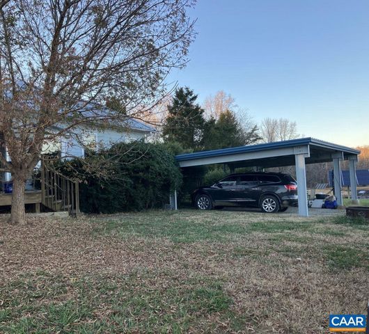 877 HOLLAND CREEK RD, Louisa, VA 23093