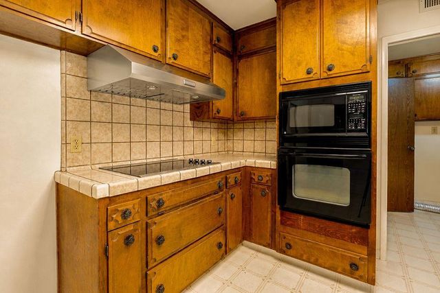 6308 N Lead Avenue, Fresno, CA 93711