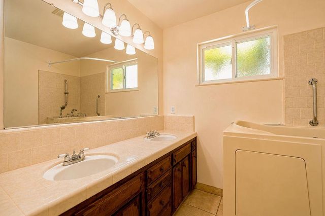 6308 N Lead Avenue, Fresno, CA 93711