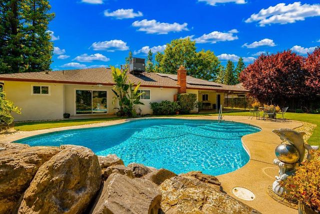 6308 N Lead Avenue, Fresno, CA 93711