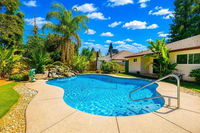 6308 N Lead Avenue, Fresno, CA 93711