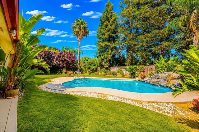 6308 N Lead Avenue, Fresno, CA 93711
