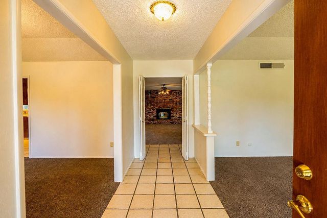 6308 N Lead Avenue, Fresno, CA 93711