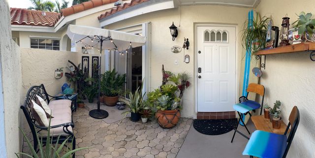 1592 Springside Drive, Weston, FL 33326