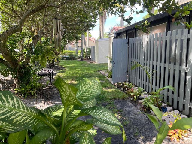 1592 Springside Drive, Weston, FL 33326