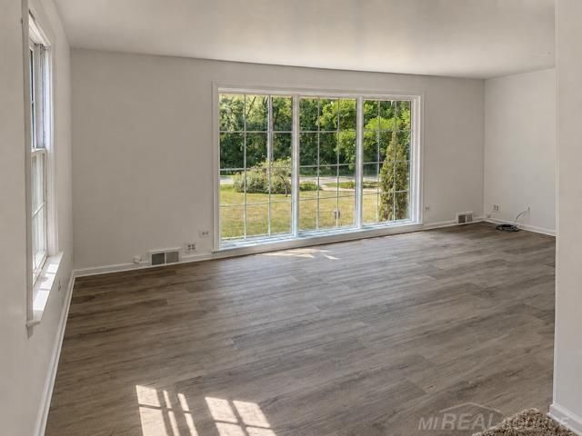 1380 W. Bemis Road, Saline, MI 48176