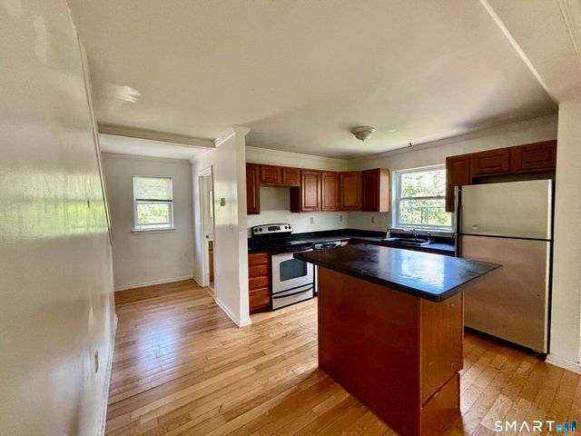 10 Hillcrest Street A, Norwich, CT 06360
