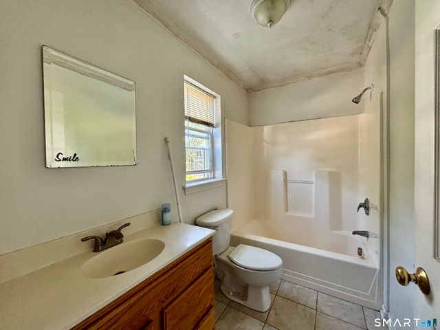 10 Hillcrest Street A, Norwich, CT 06360