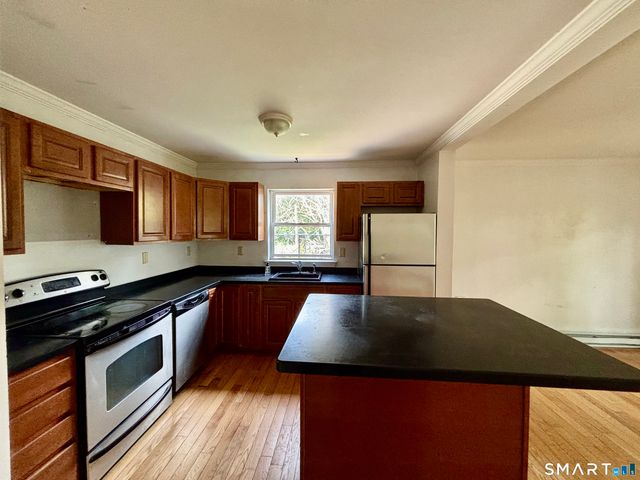 10 Hillcrest Street A, Norwich, CT 06360