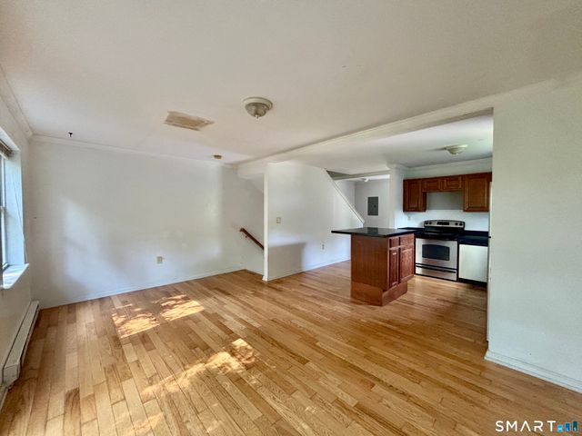 10 Hillcrest Street A, Norwich, CT 06360