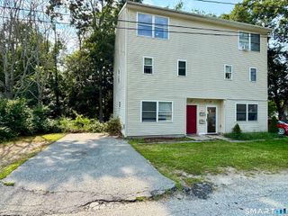10 Hillcrest Street A, Norwich, CT 06360