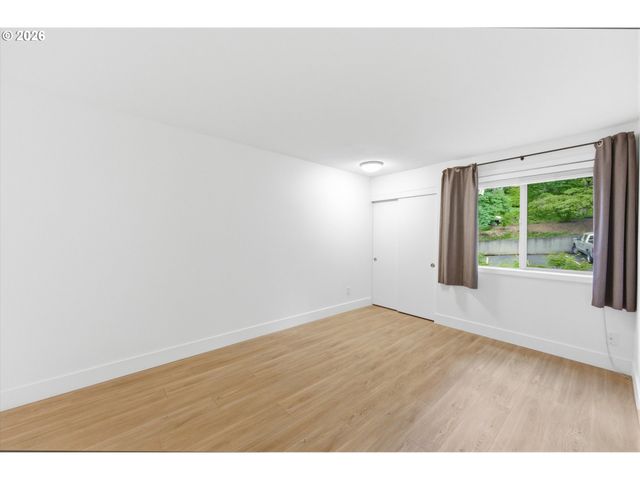 44 EAGLE CREST Dr 26, Lake Oswego, OR 97035