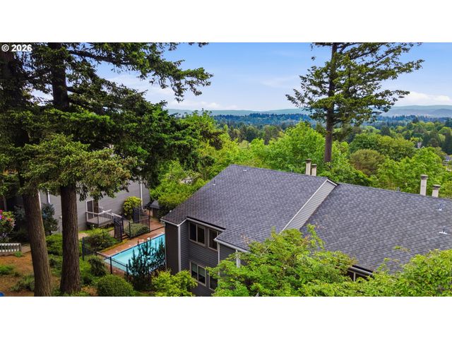 44 EAGLE CREST Dr 26, Lake Oswego, OR 97035