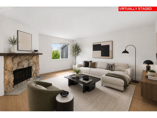 44 EAGLE CREST Dr 26, Lake Oswego, OR 97035