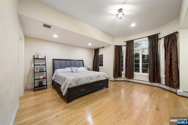 220B Glen Avenue, Palisades Park, NJ 07650