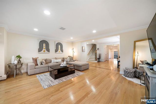 220B Glen Avenue, Palisades Park, NJ 07650