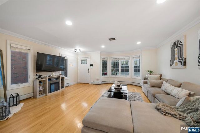 220B Glen Avenue, Palisades Park, NJ 07650