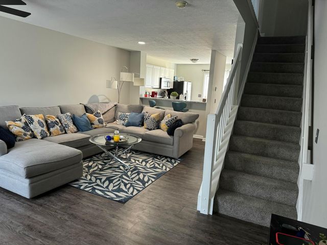 6485 Nottinghill Trail Drive, Canal Winchester, OH 43110
