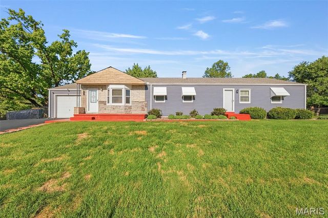 5267 Milburn Road, St Louis, MO 63129