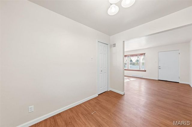 5267 Milburn Road, St Louis, MO 63129