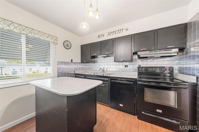 5267 Milburn Road, St Louis, MO 63129