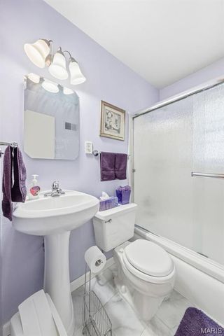 5267 Milburn Road, St Louis, MO 63129