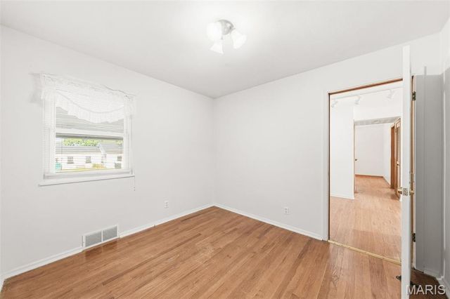 5267 Milburn Road, St Louis, MO 63129