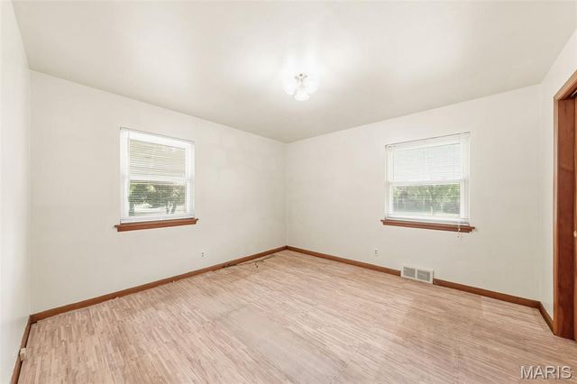 5267 Milburn Road, St Louis, MO 63129