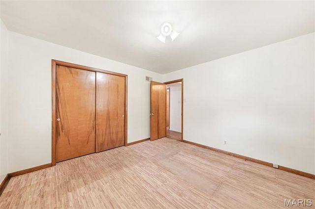 5267 Milburn Road, St Louis, MO 63129