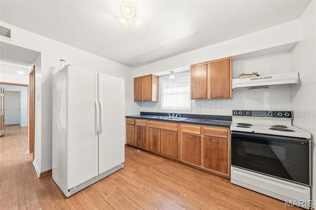 5267 Milburn Road, St Louis, MO 63129