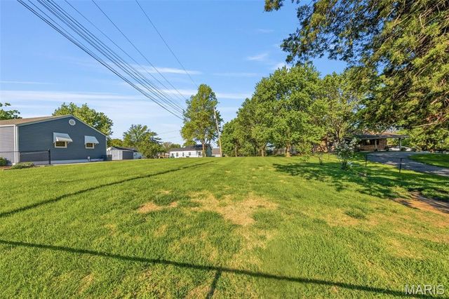 5267 Milburn Road, St Louis, MO 63129
