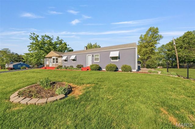 5267 Milburn Road, St Louis, MO 63129