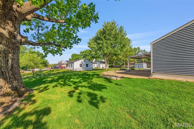 5267 Milburn Road, St Louis, MO 63129
