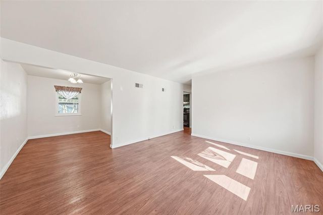 5267 Milburn Road, St Louis, MO 63129