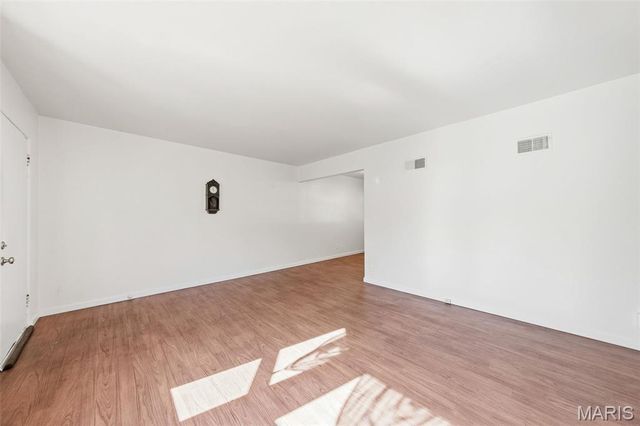 5267 Milburn Road, St Louis, MO 63129