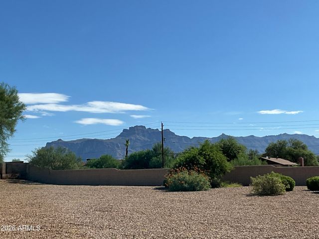 1096 E GRAHAM Lane, Apache Junction, AZ 85119
