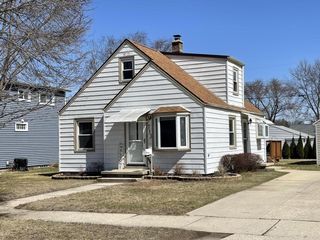 713 S Indiana AVENUE, West Bend, WI 53095